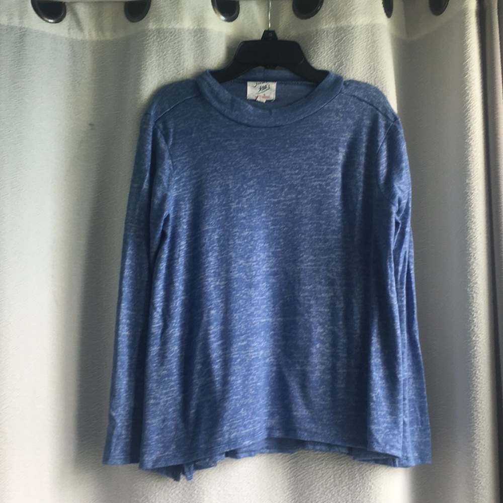 2 long sleeve Sweet Tea tops